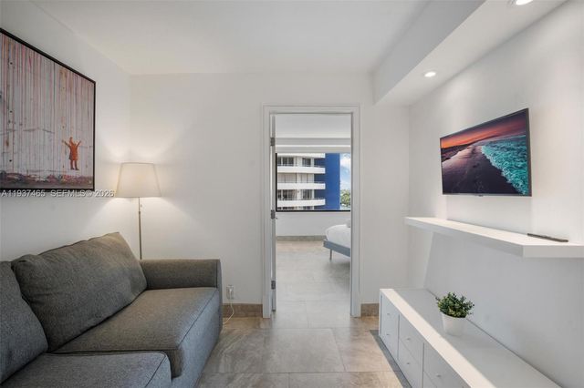 5225 Collins Ave 1221, Miami Beach, FL 33140