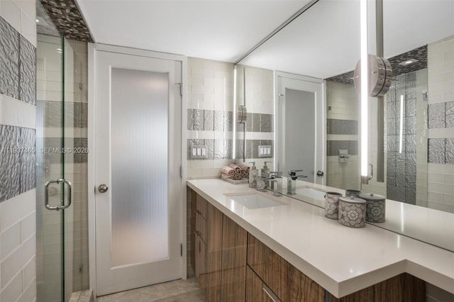 5225 Collins Ave 1221, Miami Beach, FL 33140