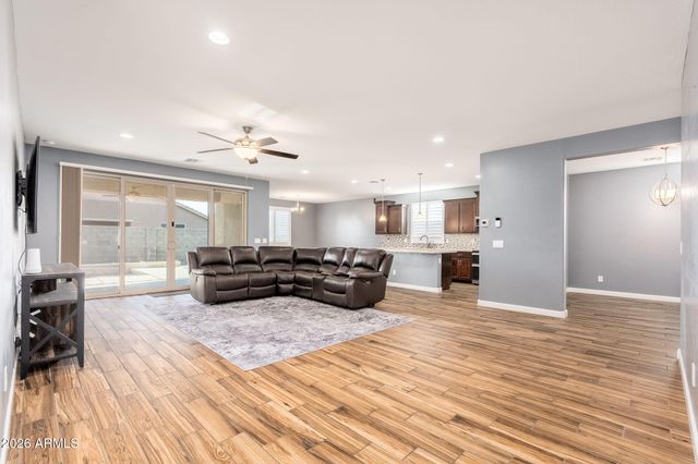 6927 W PUGET Avenue, Peoria, AZ 85345