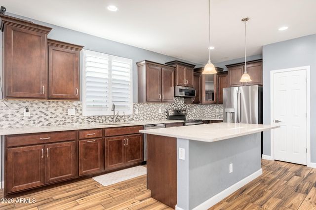 6927 W PUGET Avenue, Peoria, AZ 85345