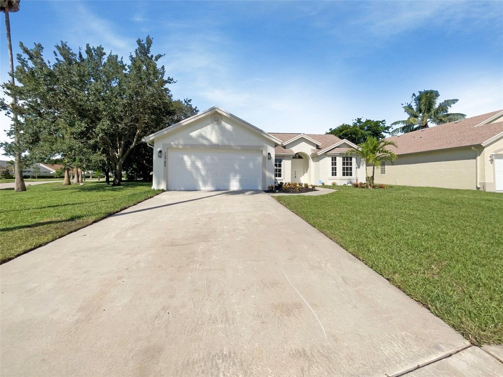 12785 Meadowbreeze Dr, Wellington, FL 33414
