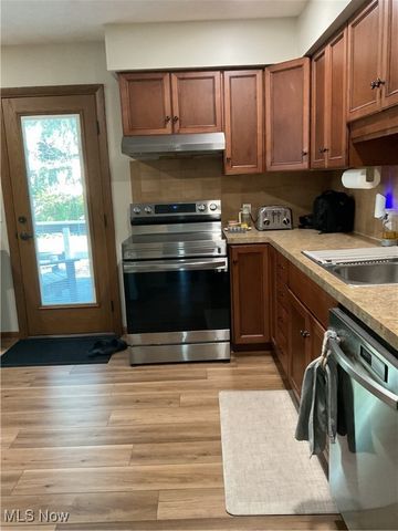 707 Parkview Avenue, Canal Fulton, OH 44614