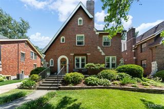 7134 Stanford Avenue, University City, MO 63130