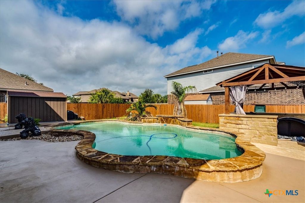 Image 2 of property listing at 913 Overcup Drive, San Marcos, TX 78666