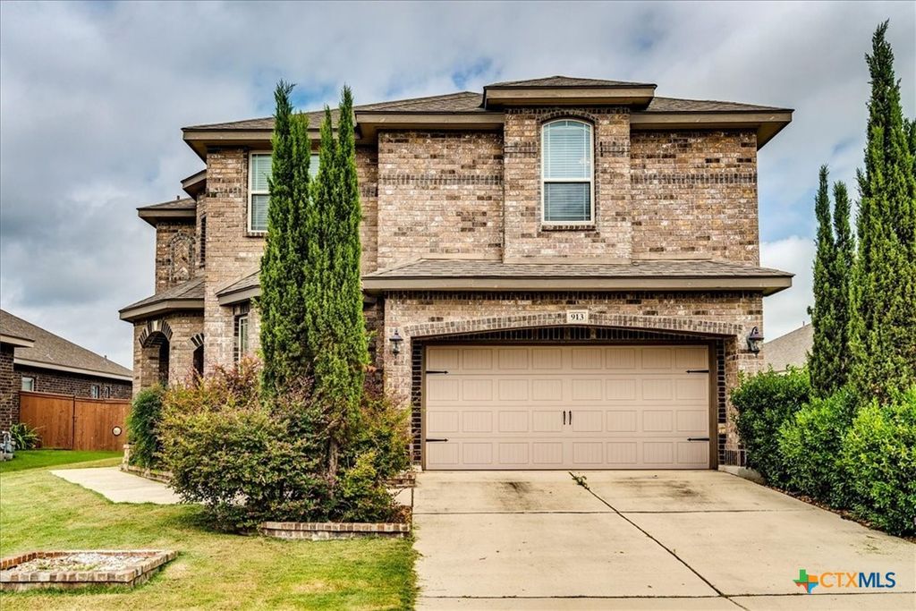 Image 3 of property listing at 913 Overcup Drive, San Marcos, TX 78666