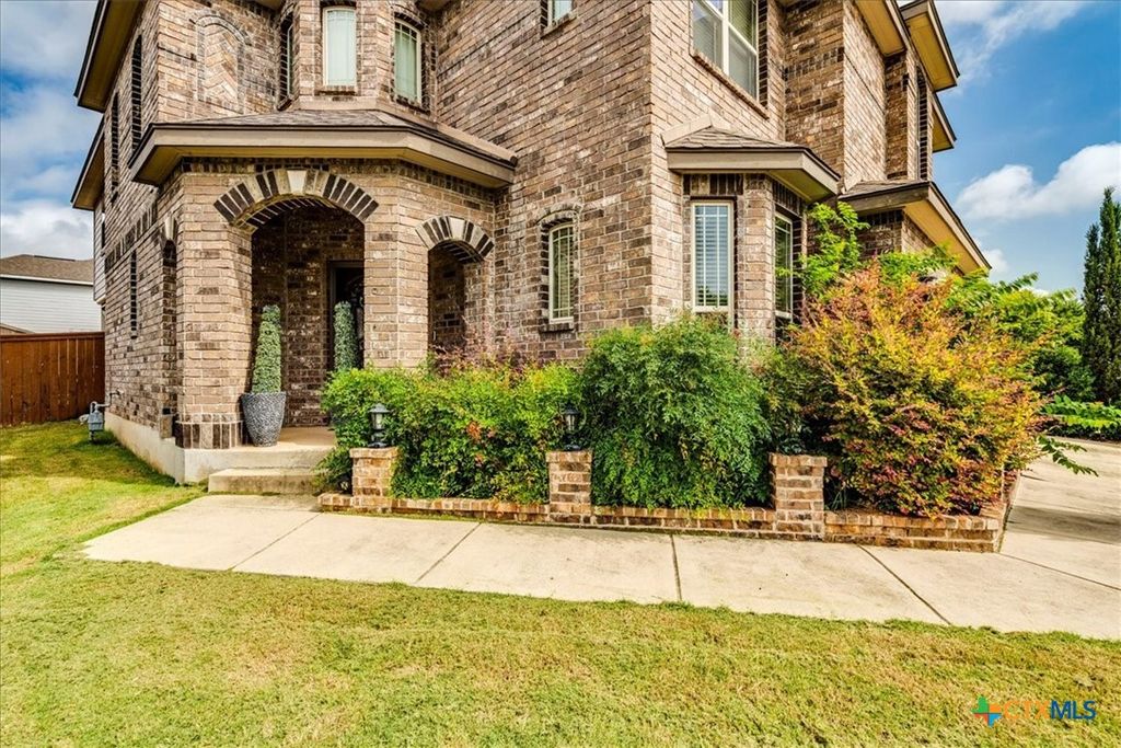 Image 4 of property listing at 913 Overcup Drive, San Marcos, TX 78666