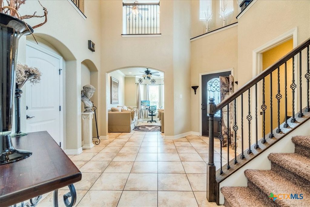 Image 5 of property listing at 913 Overcup Drive, San Marcos, TX 78666
