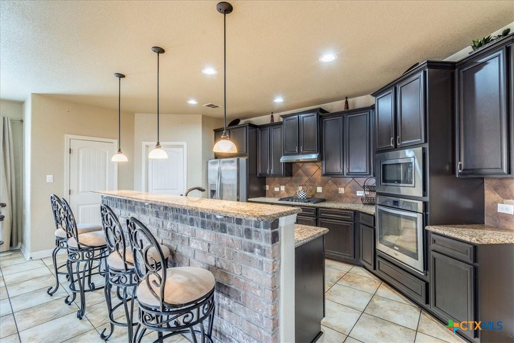 Image 7 of property listing at 913 Overcup Drive, San Marcos, TX 78666