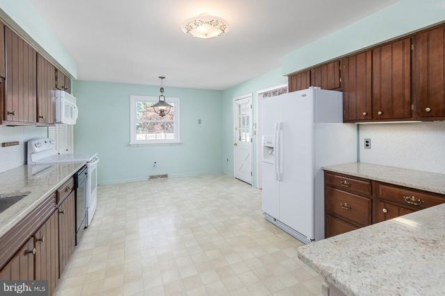 453 BEECH AVE, Woodbury Heights, NJ 08097