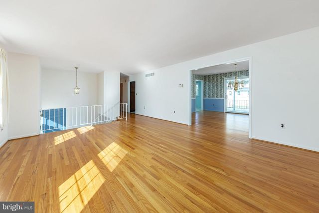 453 BEECH AVE, Woodbury Heights, NJ 08097