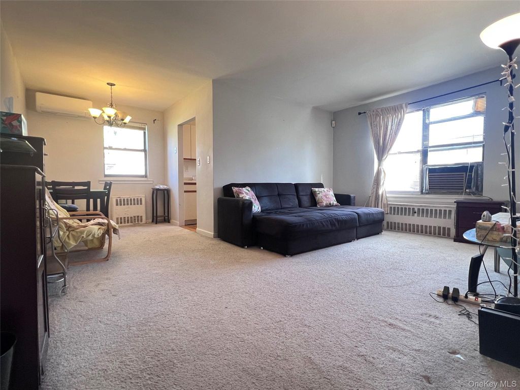 196-48 67th Avenue 2nd Floor, Fresh Meadows, NY 11365 — photo 4