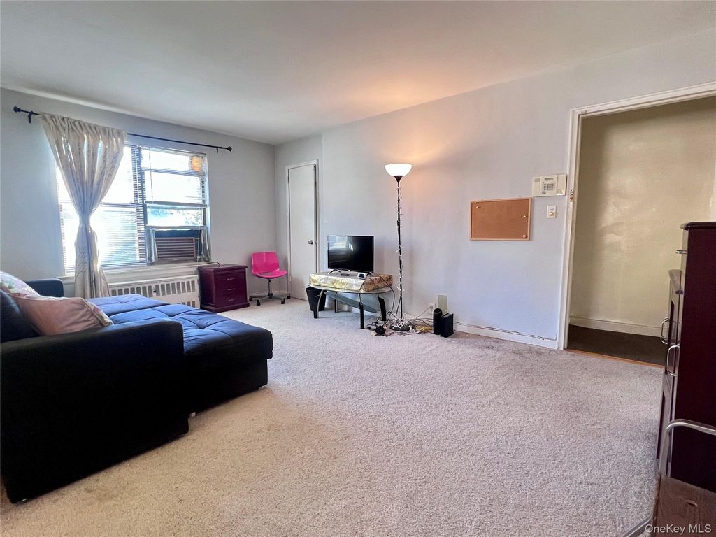 196-48 67th Avenue 2nd Floor, Fresh Meadows, NY 11365 — photo 5