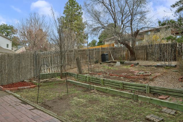 30 Timber Ridge, Los Alamos, NM 87544