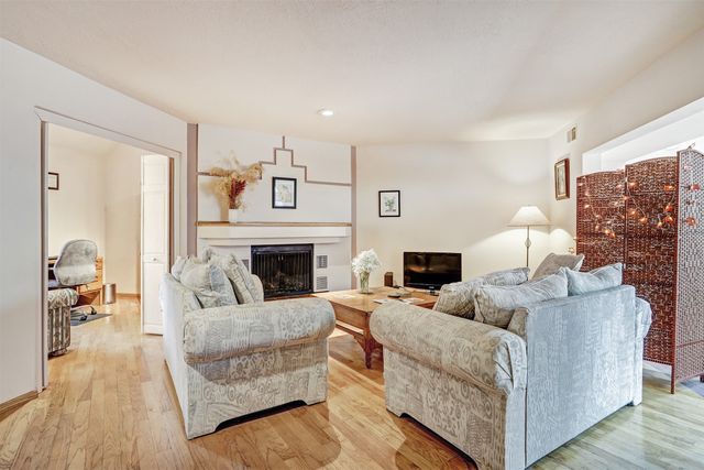 30 Timber Ridge, Los Alamos, NM 87544