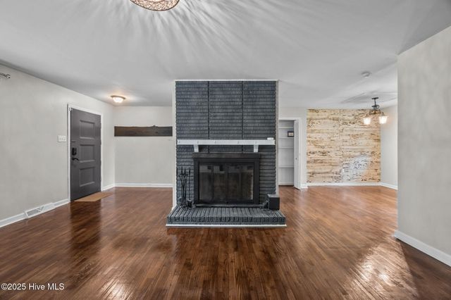 106 Lindsey Drive, Jacksonville, NC 28540