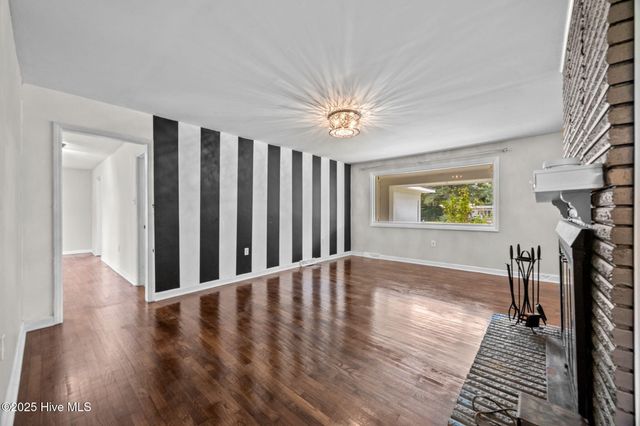 106 Lindsey Drive, Jacksonville, NC 28540