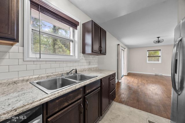 106 Lindsey Drive, Jacksonville, NC 28540