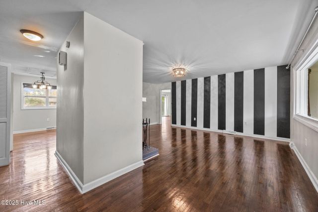 106 Lindsey Drive, Jacksonville, NC 28540