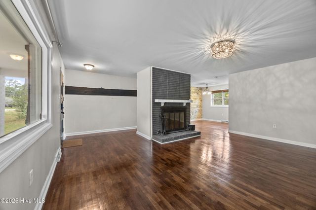 106 Lindsey Drive, Jacksonville, NC 28540