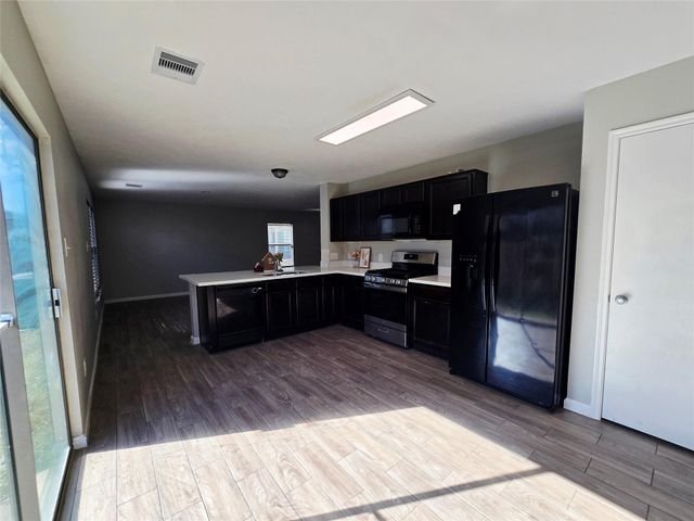 1011 Larks Trace Lane, Houston, TX 77090