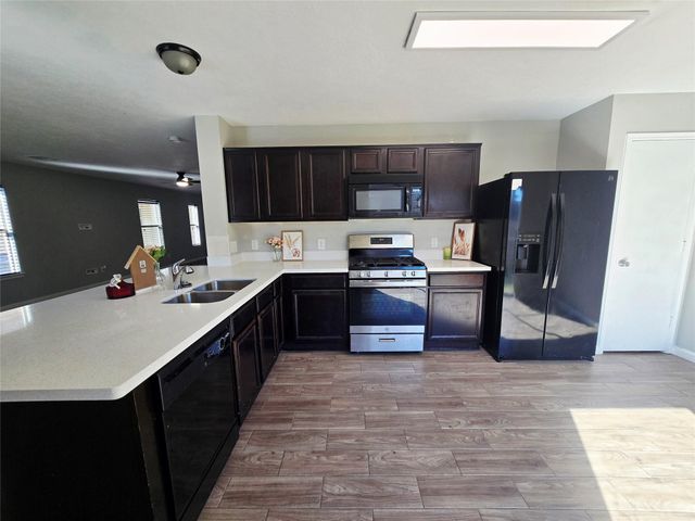 1011 Larks Trace Lane, Houston, TX 77090