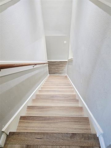 1011 Larks Trace Lane, Houston, TX 77090