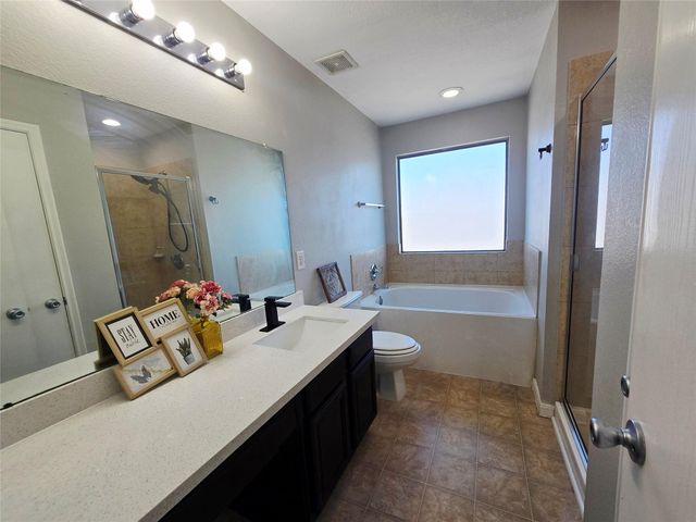 1011 Larks Trace Lane, Houston, TX 77090