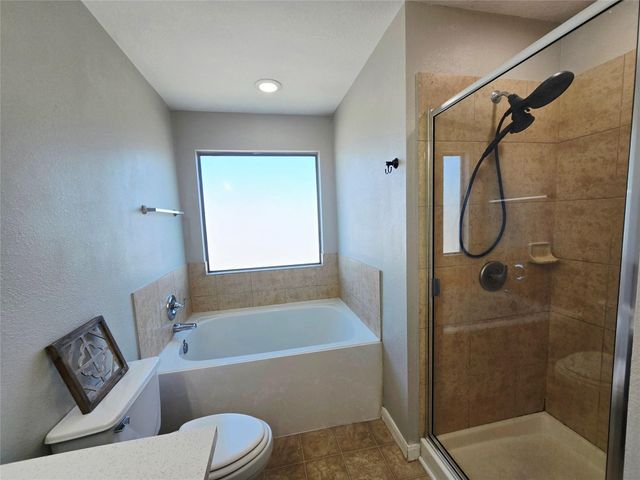 1011 Larks Trace Lane, Houston, TX 77090