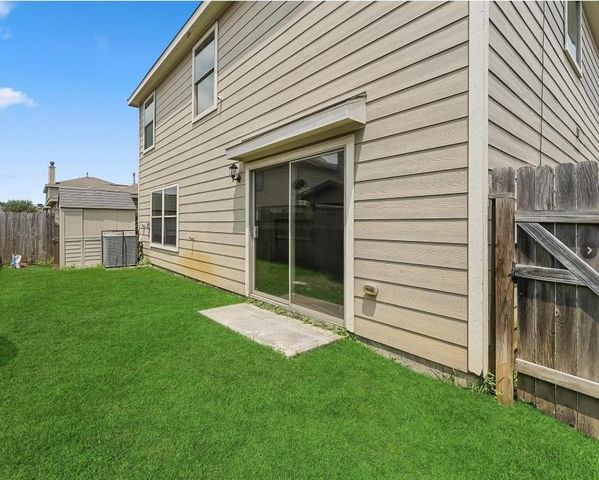 1011 Larks Trace Lane, Houston, TX 77090