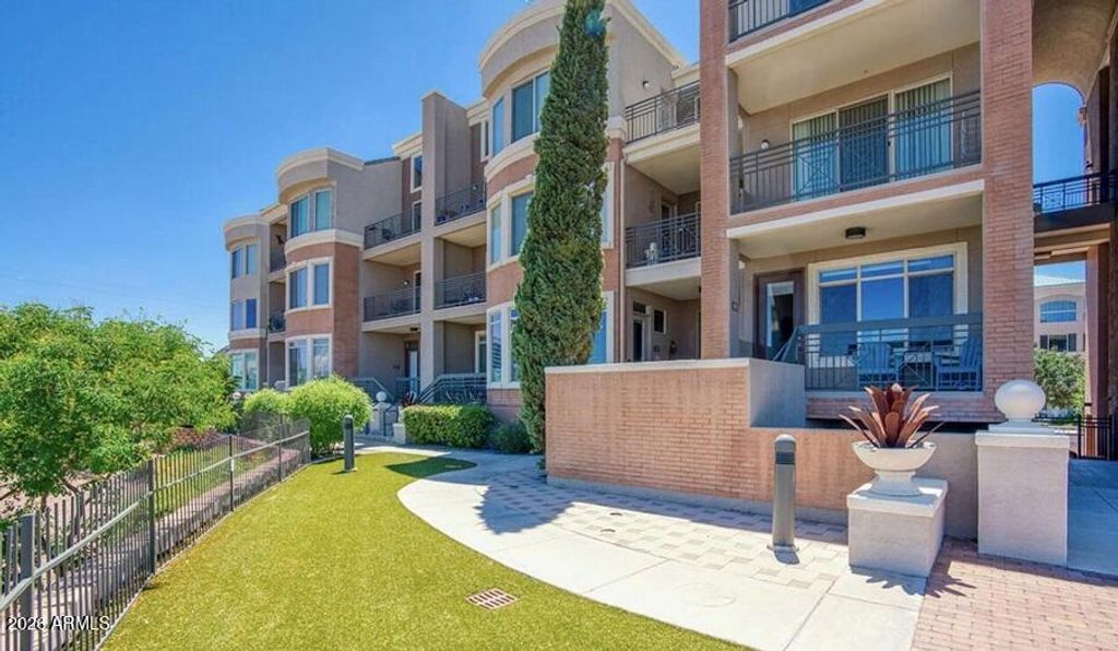 425 W RIO SALADO Parkway 112, Tempe, AZ 85281