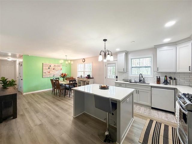 2448 Hillboro Circle SW, Marietta, GA 30064