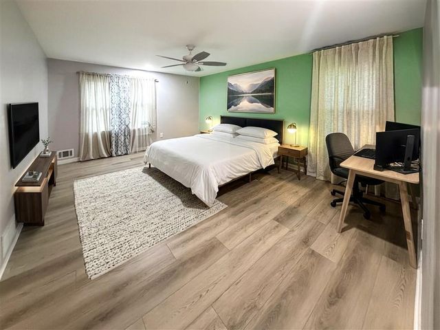 2448 Hillboro Circle SW, Marietta, GA 30064