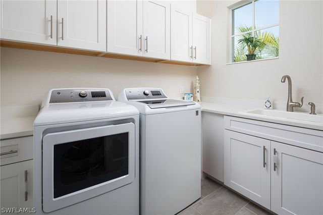 14627 Nicholas WAY, Naples, FL 34109