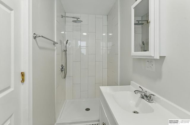 3410 U Street, Omaha, NE 68107