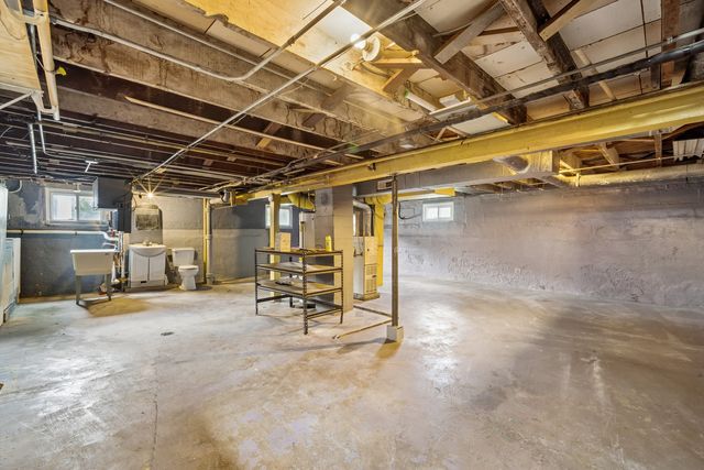 4702 River Road, Schiller Park, IL 60176
