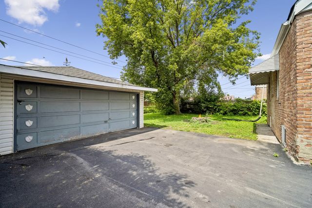 4702 River Road, Schiller Park, IL 60176
