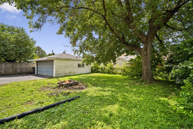 4702 River Road, Schiller Park, IL 60176
