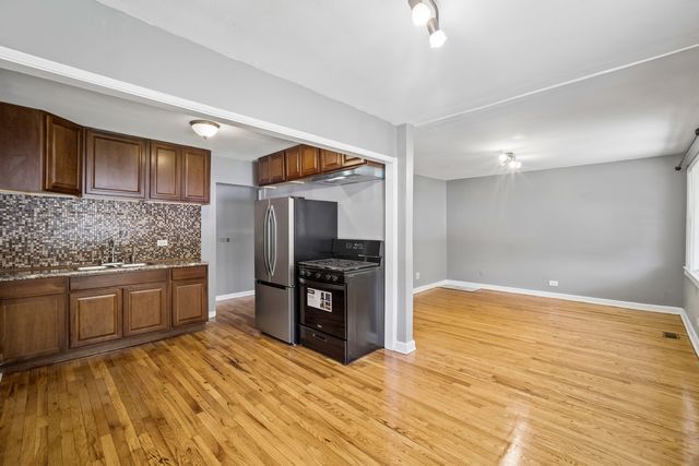 4702 River Road, Schiller Park, IL 60176