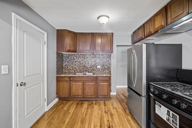 4702 River Road, Schiller Park, IL 60176