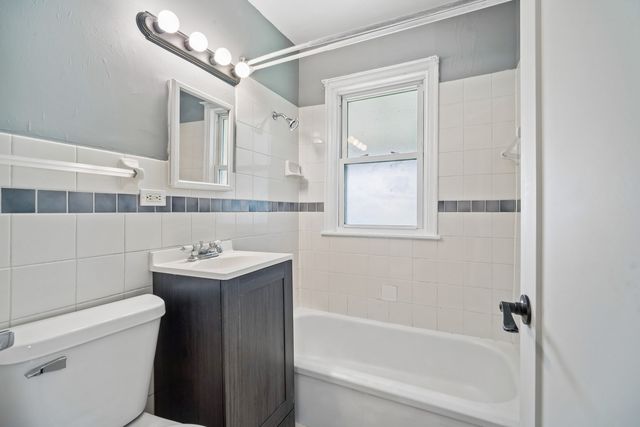4702 River Road, Schiller Park, IL 60176