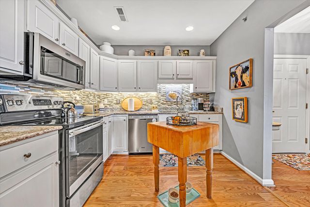 4438 Pheasant Ridge Rd Apt 203, Roanoke, VA 24014