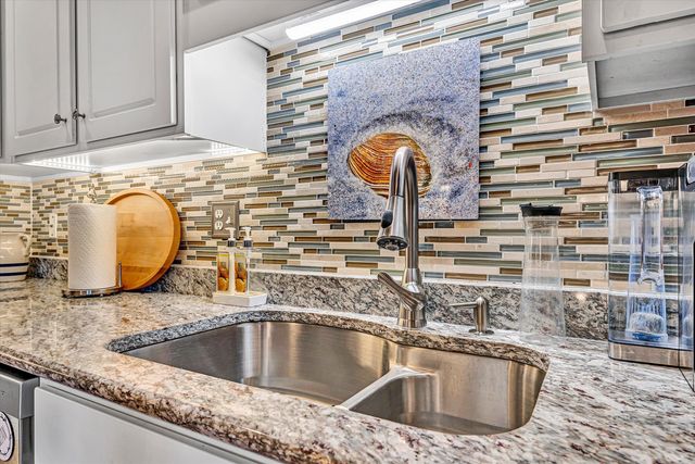 4438 Pheasant Ridge Rd Apt 203, Roanoke, VA 24014