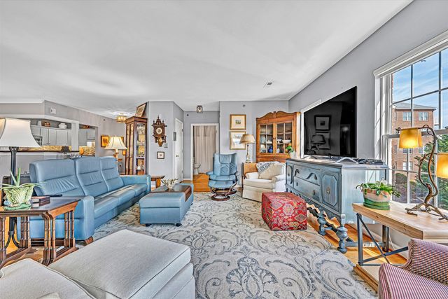 4438 Pheasant Ridge Rd Apt 203, Roanoke, VA 24014