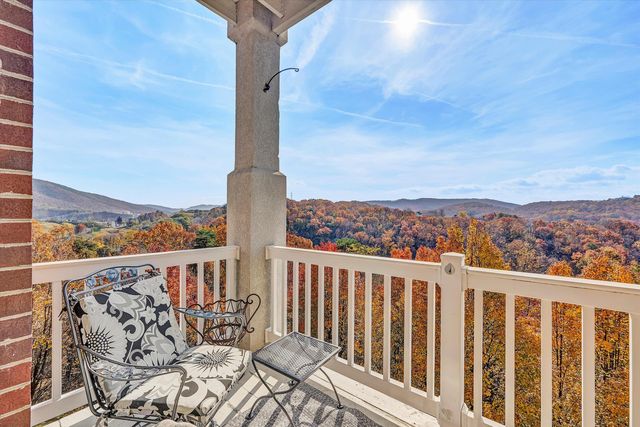 4438 Pheasant Ridge Rd Apt 203, Roanoke, VA 24014