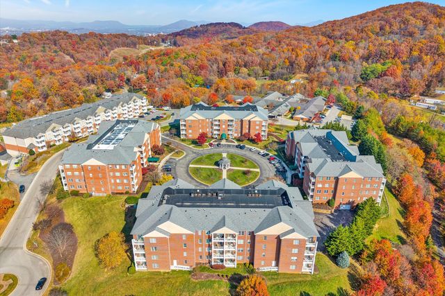 4438 Pheasant Ridge Rd Apt 203, Roanoke, VA 24014