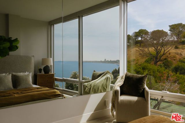 17352 W Sunset Boulevard 1, Pacific Palisades (los Angeles), CA 90272