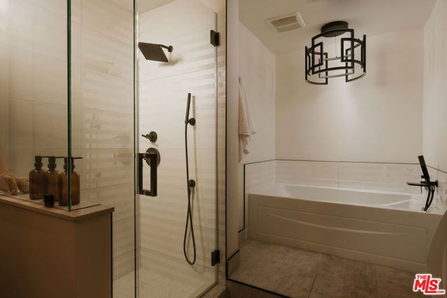 17352 W Sunset Boulevard 1, Pacific Palisades (los Angeles), CA 90272