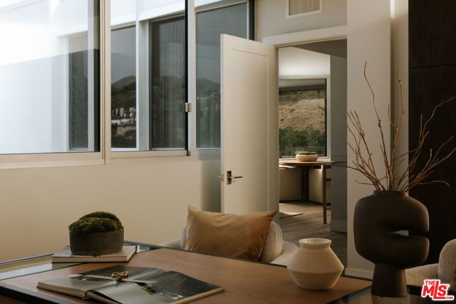 17352 W Sunset Boulevard 1, Pacific Palisades (los Angeles), CA 90272