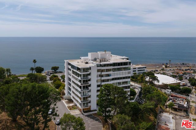 17352 W Sunset Boulevard 1, Pacific Palisades (los Angeles), CA 90272