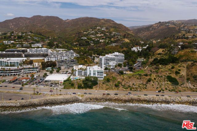 17352 W Sunset Boulevard 1, Pacific Palisades (los Angeles), CA 90272